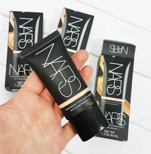 ��������� ���� NARS Pure Radiant tinted moisturizer 40��