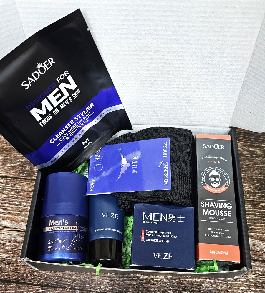 Подарочный набор для мужчин из 5 продуктов (Мусс для бритья + Дезодорант + Пенка + Мыло + Носки + Маска)