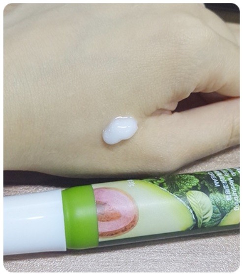 Крем для глаз с экстрактом авокадо BIOAQUA Niacinome Avocado Eye Cream, 20 гр.