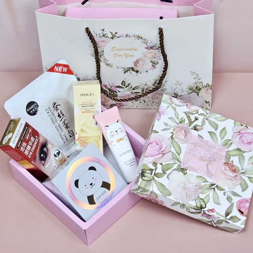 Подарочный набор в коробке с цветами + подарочный пакет в комплекте