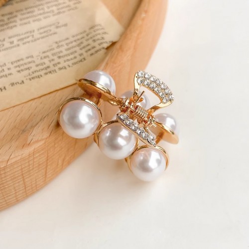 Мини-краб для волос металлический с жемчужными бусинами и стразами, 4 см.