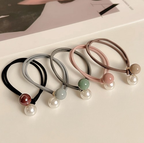 Набор резинок для волос с шариками 5 штук.