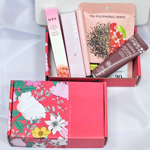 Бьюти-бокс мини Красный с цветами (Крем для рук, Бальзам для губ, Маска, Масло для ногтей)