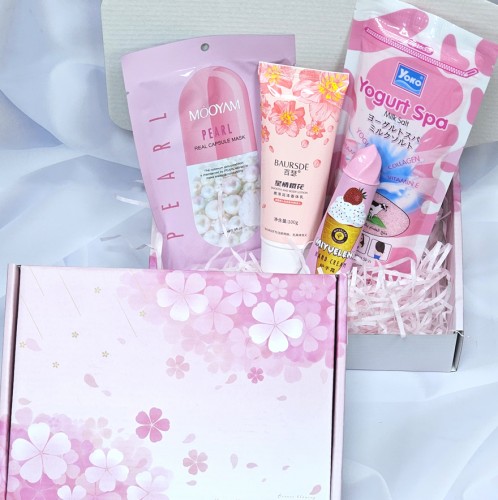 Бьюти-бокс Розовые цветы (Скраб, Лосьон для тела, Маска, Крем для рук)