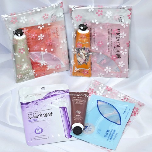 Подарочный мини-набор в цветочном пакетике (Маска + Крем для рук + Патчи 1 пара)